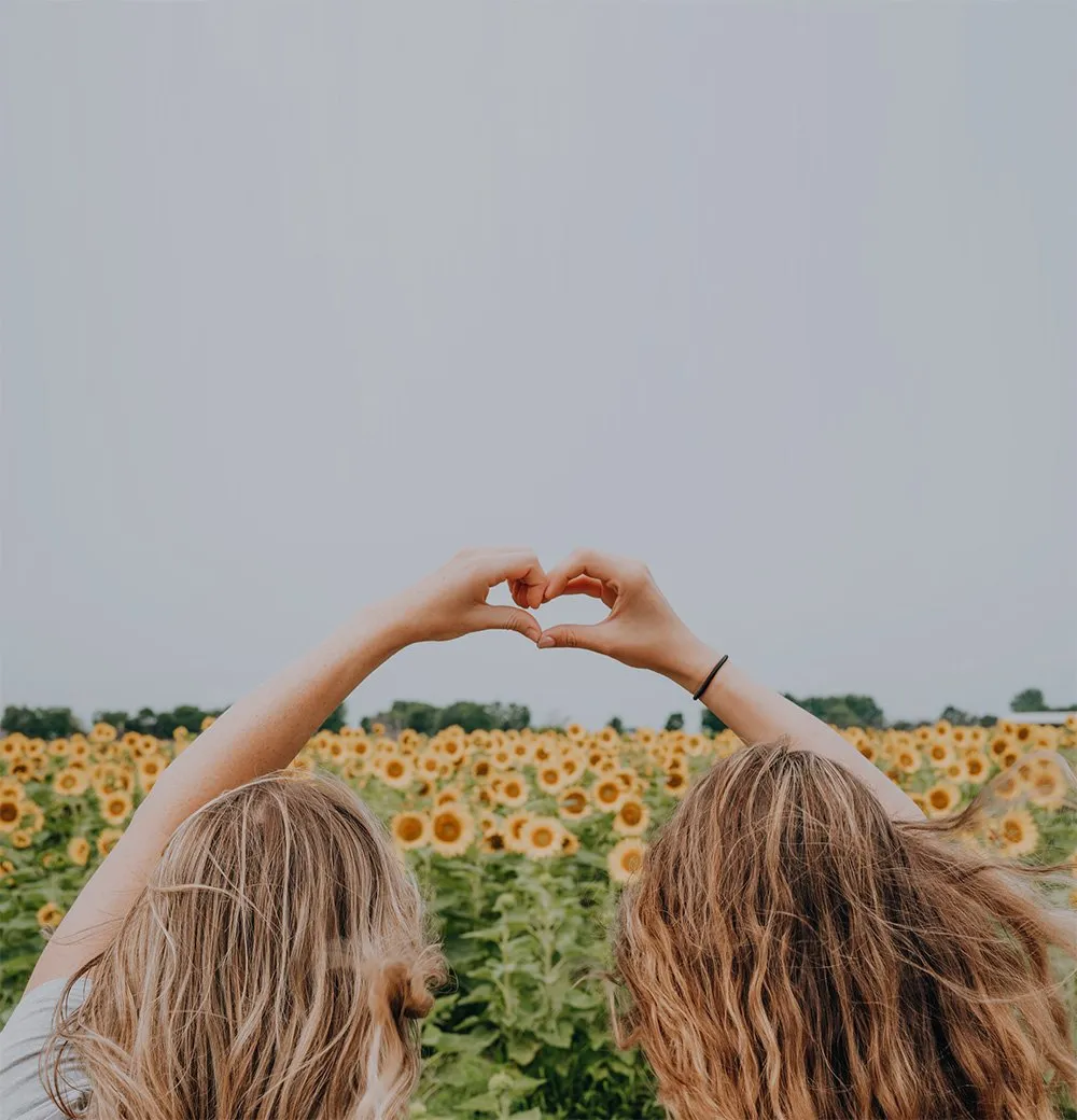 Begeleider legt oefening uit